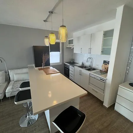 شقة Modern Retreat *