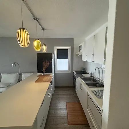 Modern Retreat Apartment *