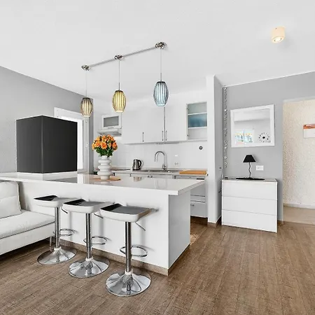 Modern Retreat Daire Costa Adeje