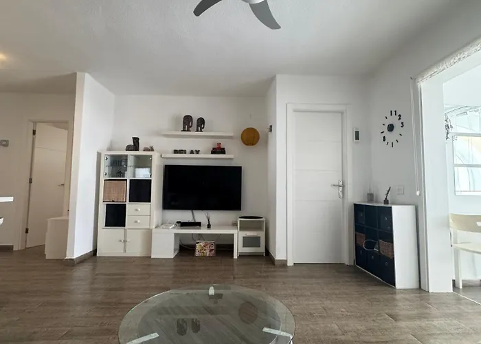 아파트 Modern Retreat 아데제