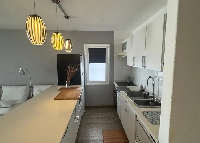 Modern Retreat Lejlighed *