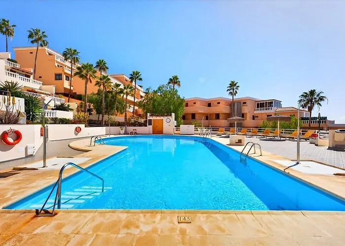 Modern Retreat アパート アデヘ