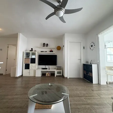 公寓 Modern Retreat 阿德耶